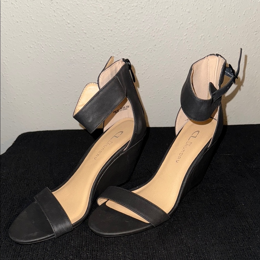 CL by Laundry Black Wedge Shoes Elegant Design